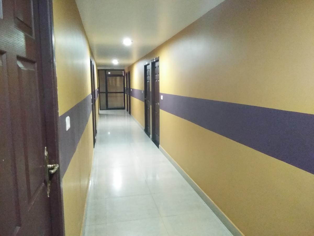 A.R.Residency Hotel Kunnamangalam Esterno foto