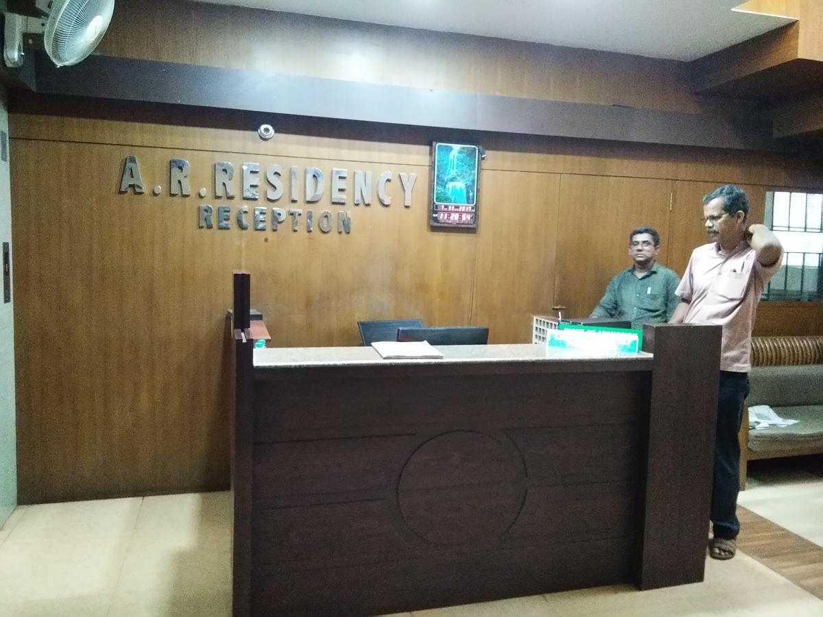 A.R.Residency Hotel Kunnamangalam Esterno foto