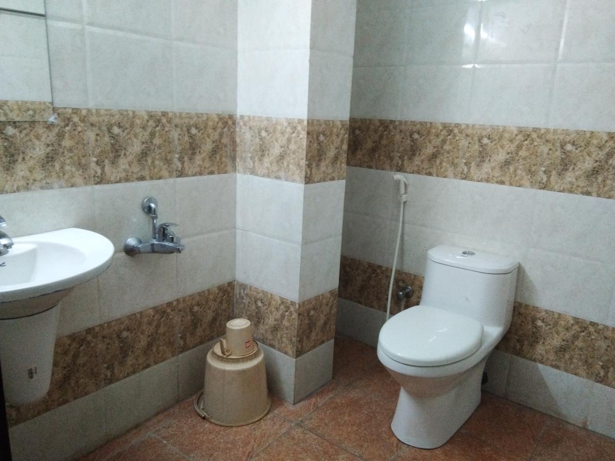 A.R.Residency Hotel Kunnamangalam Esterno foto